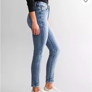 Buckle Black Women's Ankle Skinny Stretch Jean in Light Blue